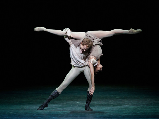 Do kin se vrací Královský balet z Londýna s novou verzí Labutího jezera